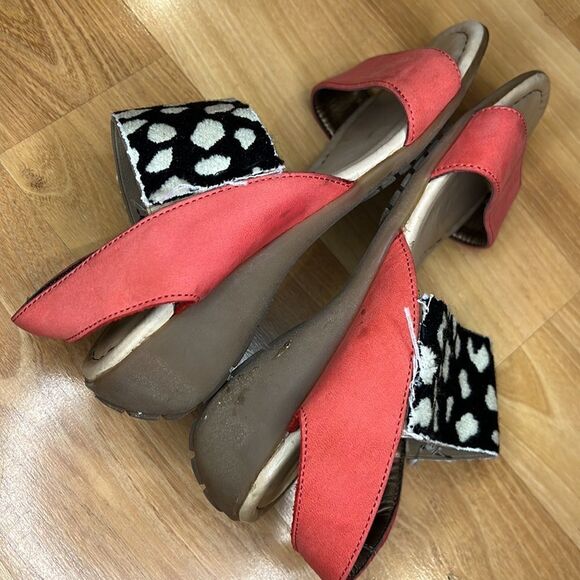 The Flexx Pink and Animal Print Slip On Sandals Womens 6 - Picture 4 of 6